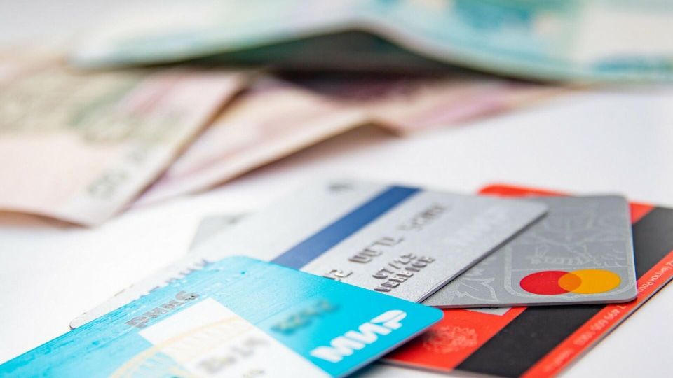В Крыму раскрыли преступную схему с банковскими картами