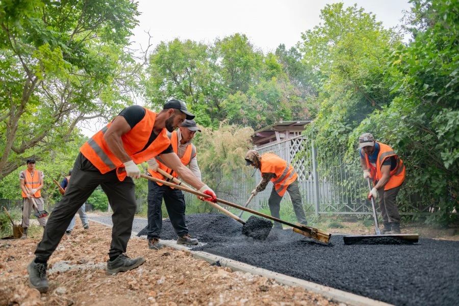 До конца года в Севастополе обновят 18 пешеходных маршрутов