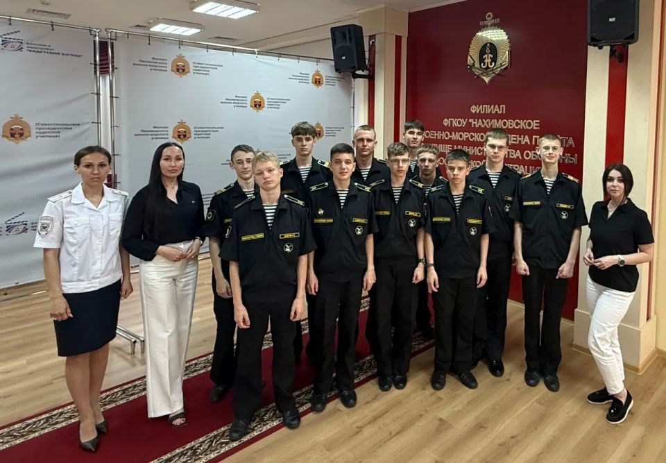 Сотрудники полиции провели профилактическую беседу для воспитанников филиала Нахимовского военно-морского училища в Севастополе
