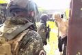 Морпехи 810 бригады эвакуируют людей из опасных районов приграничья
