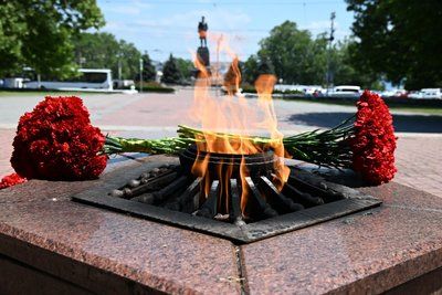 В Севастополе возложили цветы в честь ветеранов боевых действий