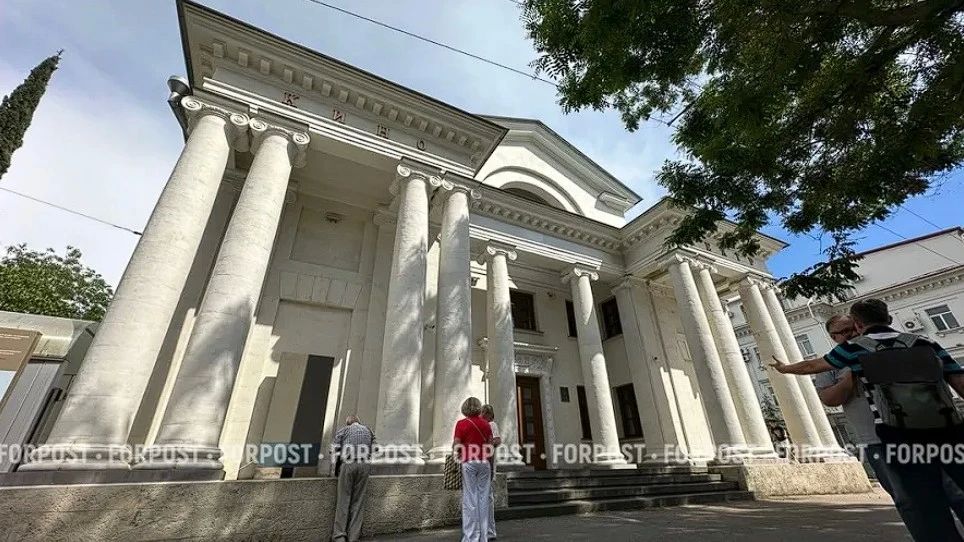 Музей обороны Севастополя запустил голосование за новое название для ретро-кинотеатра, который до недавних пор был известен как "Украина"