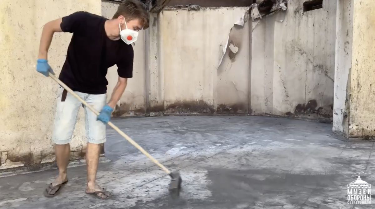 В Панораме Севастополя проходит очистка помещений