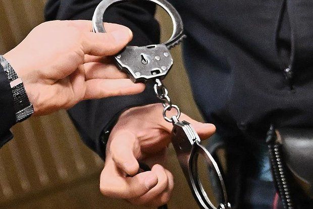 В Севастополе осудили мужчину за развращение двух 9-летних девочек