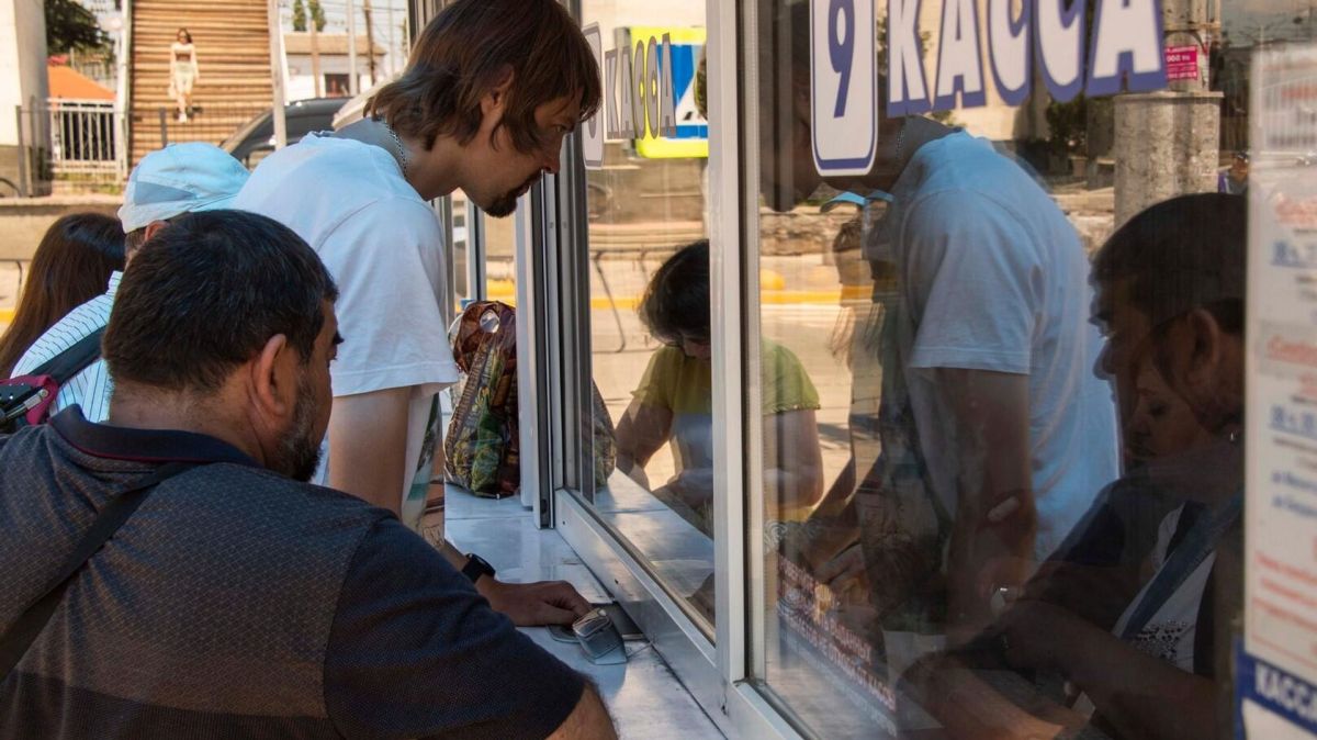 В Крыму талоны на автобусы к поездам начали продавать в кассах ЮППК