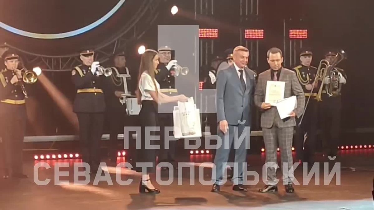 В Севастополе чествуют 461 выпускника СевГУ, окончившего ВУЗ с отличием