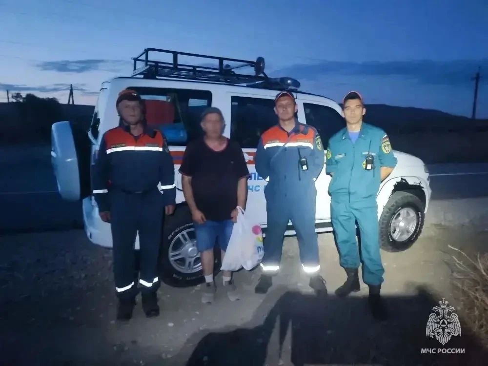Спасатели эвакуировали мужчину в горах в Коктебеле