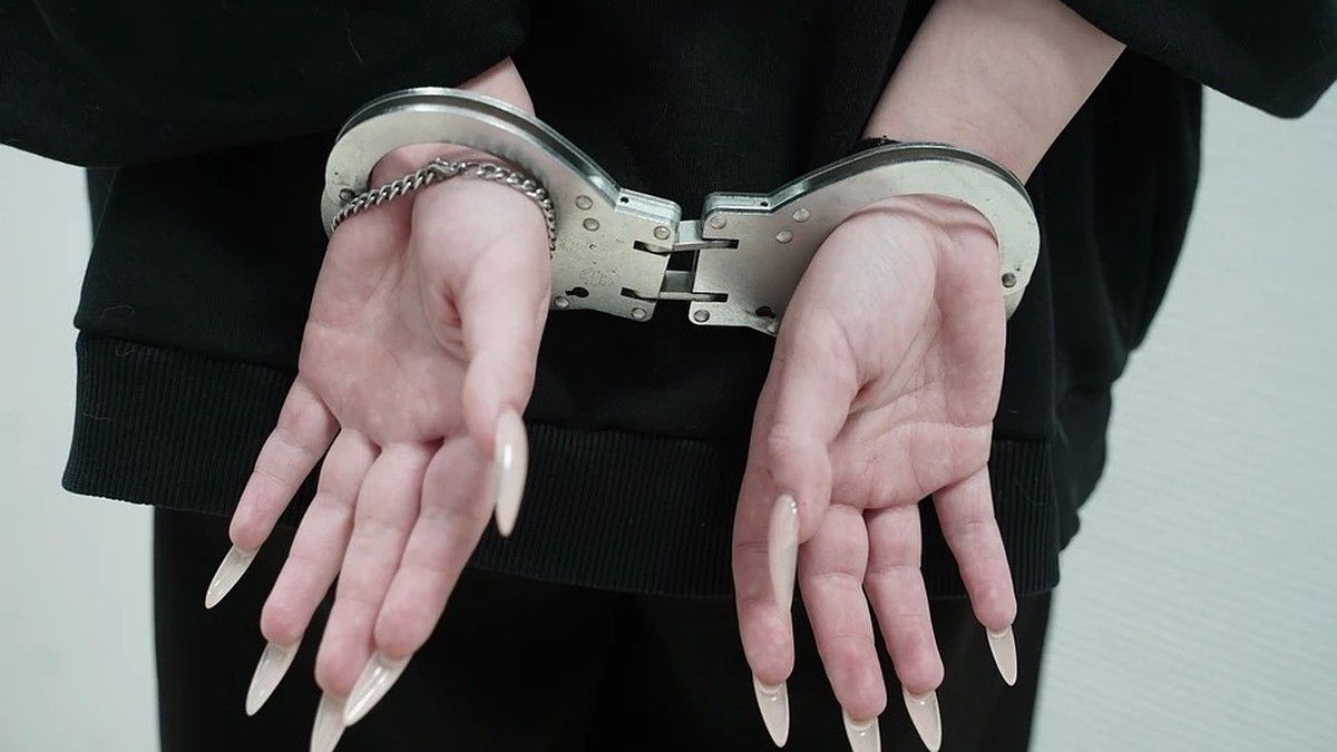 Везла наркотики и предлагала взятку: в Севастополе задержали пьяную женщину без прав