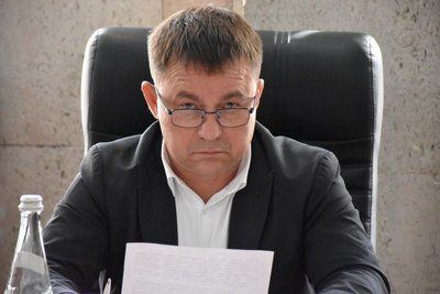 РАБОТА В ОКРУГЕ. Алексей Ярусов помог решить проблемный вопрос севастопольцев