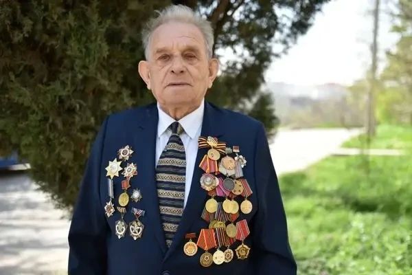 Екатерина Алтабаева: Сегодня свой 101-й день рождения отмечает ветеран Великой Отечественной войны, участник партизанского движения в Белоруссии Михаил Степанович Латоха