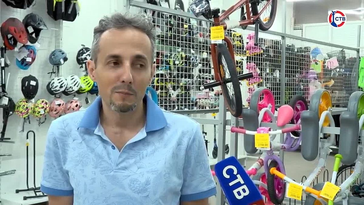 Севастопольцы всё чаще пересаживаются на велосипеды и самокаты Велосипеды и средства индивидуальной мобильности становятся всё популярнее у севастопольцев. В веломагазинах отмечают высокий спрос: самые востребованные модели...