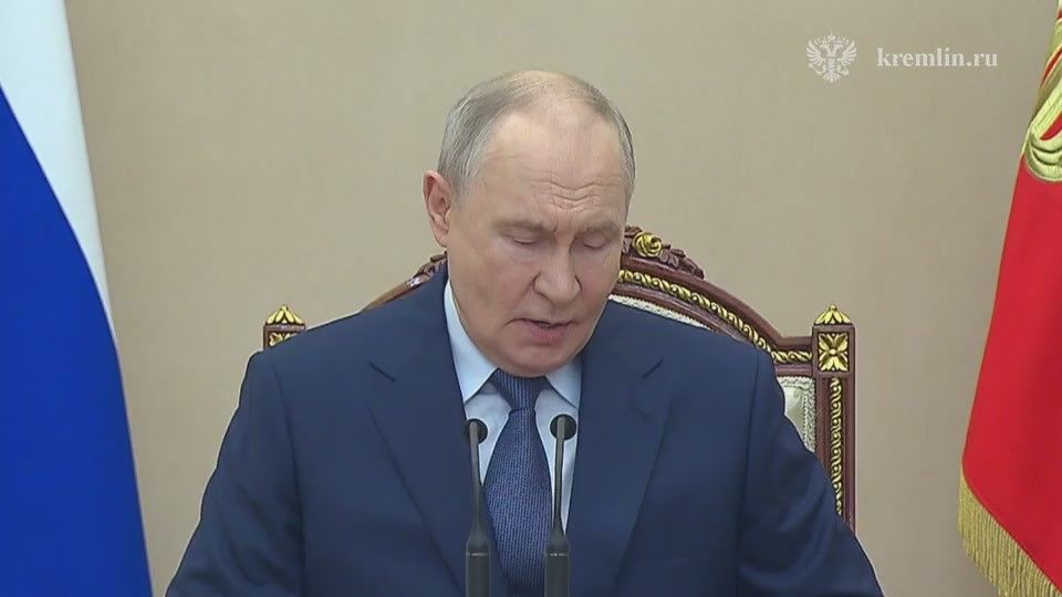 Владимир Путин провёл оперативное совещание с членами Совета Безопасности – Кремль