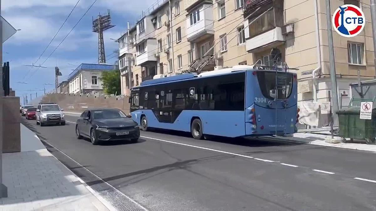 Троллейбусы вернулись на улицу Адмирала Октябрьского В Севастополе завершили обновление контактной сети на улице Адмирала Октябрьского. Ночью специалисты заменили контактные провода провели тестовый запуск, а с 12:00 по...