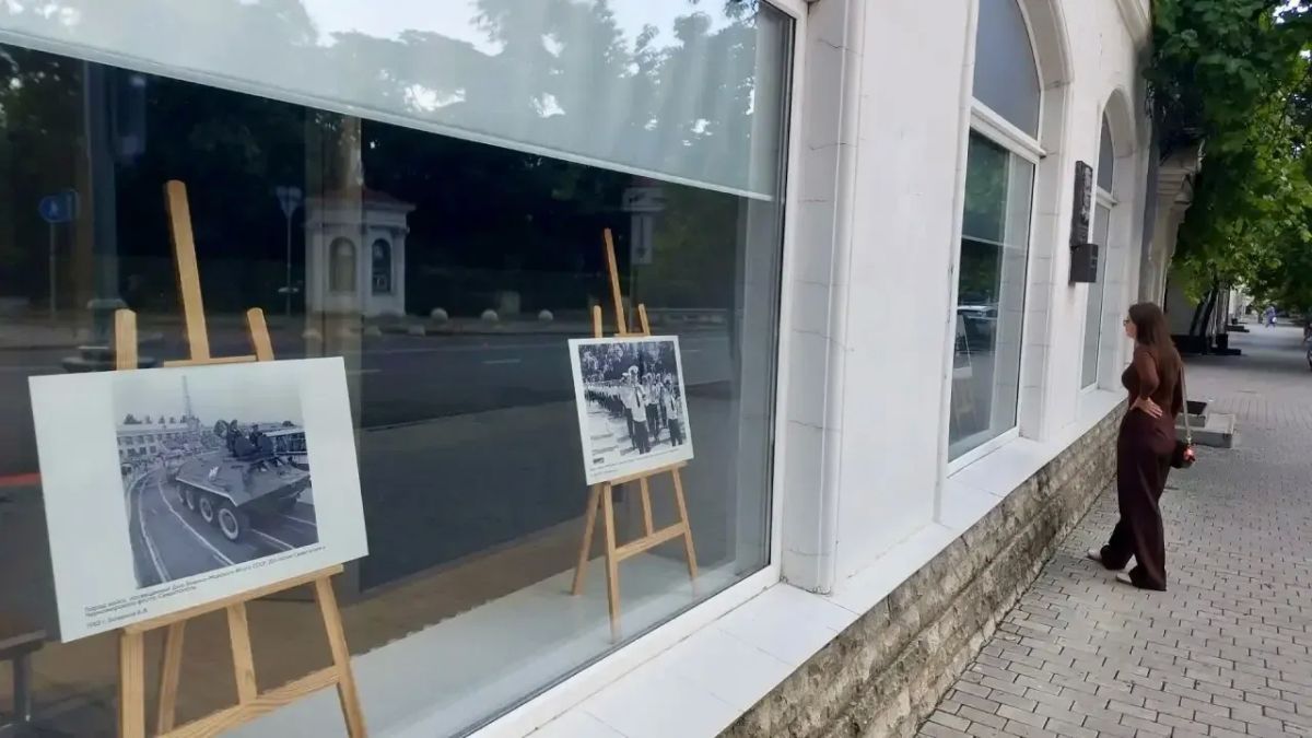 В Севастополе открыли выставку ретроснимков Черноморского флота