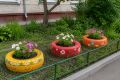 В Севастополе запретят использовать старые шины для оформления клумб