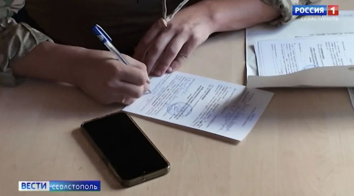 На стройплощадках Севастополя проверили документы у рабочих