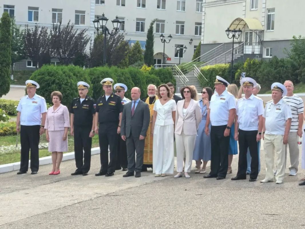 Екатерина Алтабаева: Сегодня приняла участие в торжественном открытии мемориального комплекса «Во славу Российского флота — служим России с детства!»