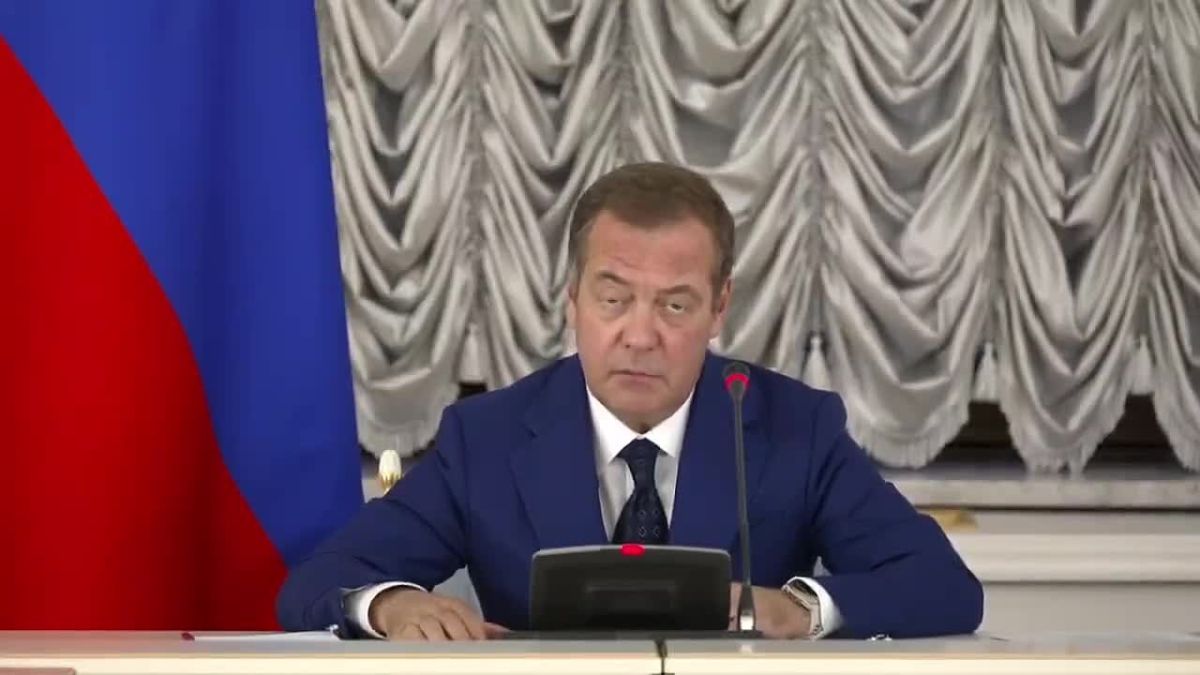 Около 200 тыс. человек заключили контракт с ВС РФ за первые 6 месяцев этого года, еще 16 тыс