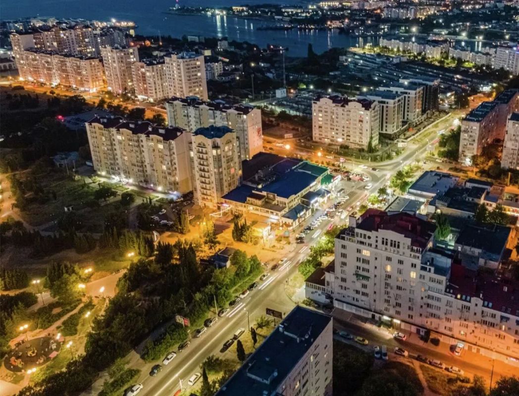 Два района Севастополя остались без света из-за технологического нарушения в электросетях
