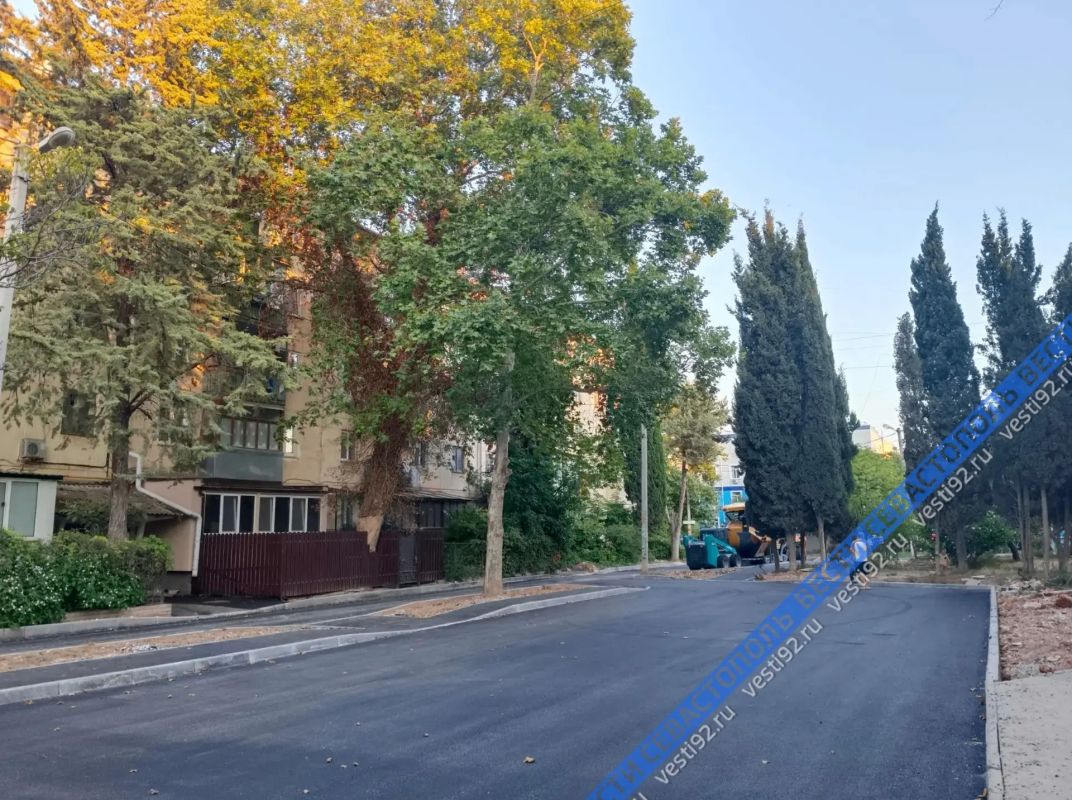 В Камышовой бухте завершается ремонт внутриквартальной дороги и обустройство новых парковочных карманов