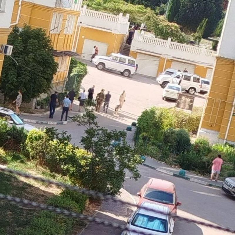 WarGonzo: Взрыв в Севастополе: мужчина погиб, женщина задержана очевидцами