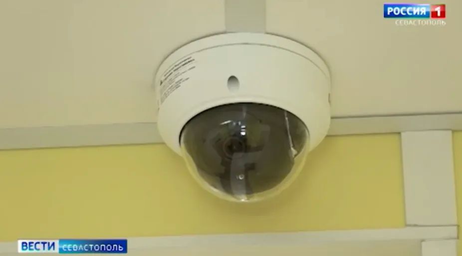 В школах Севастополя системы безопасности работают на резервных источниках питания