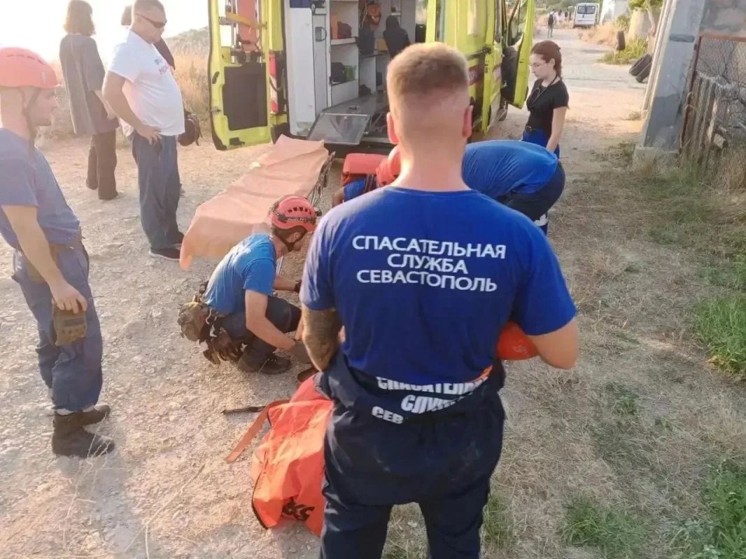 На Фиоленте спасатели эвакуировали девушку, сорвавшуюся с 20-метровой высоты