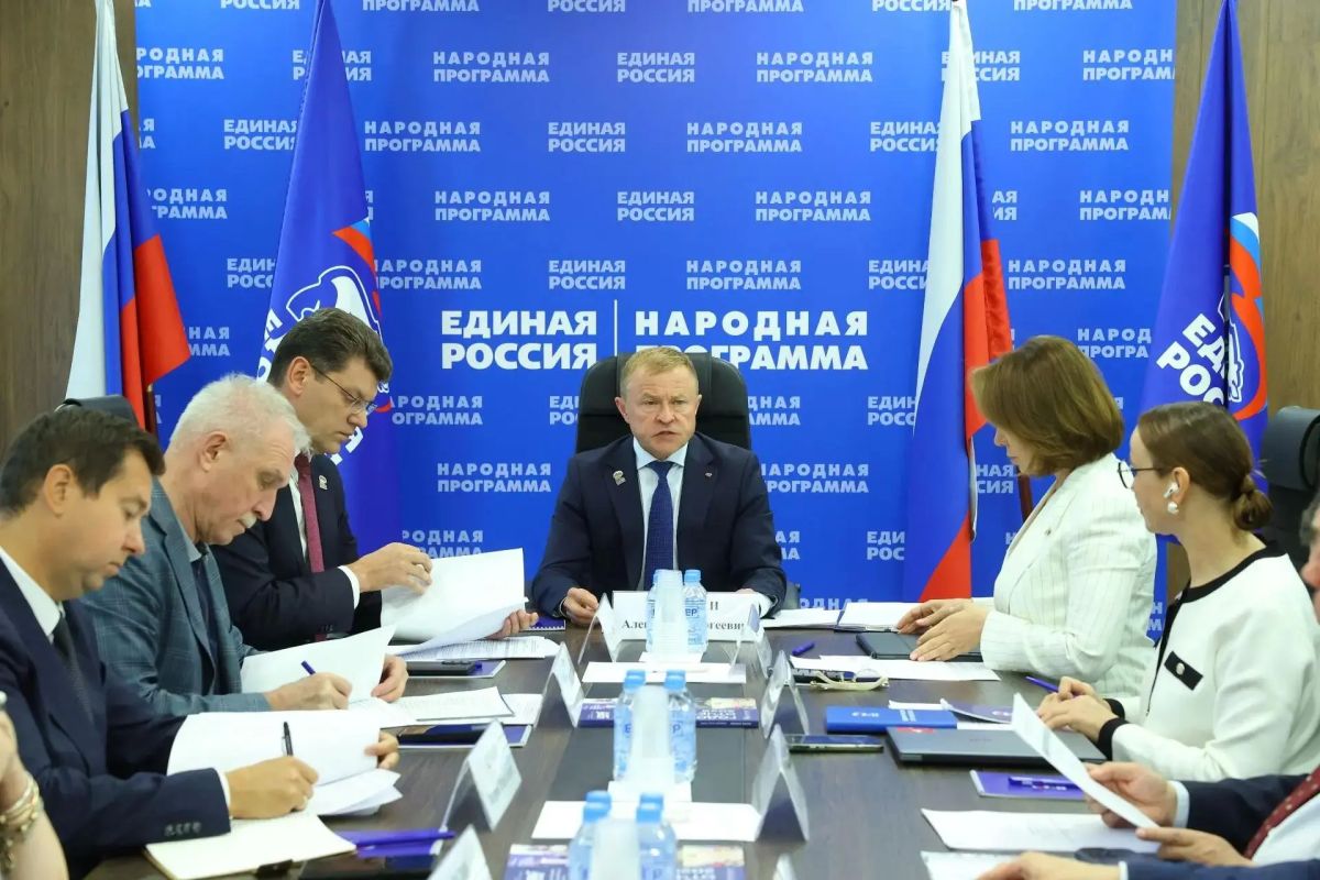 В Народную программу «Единой России» включат меры по поддержке производителей и платформенной экономики
