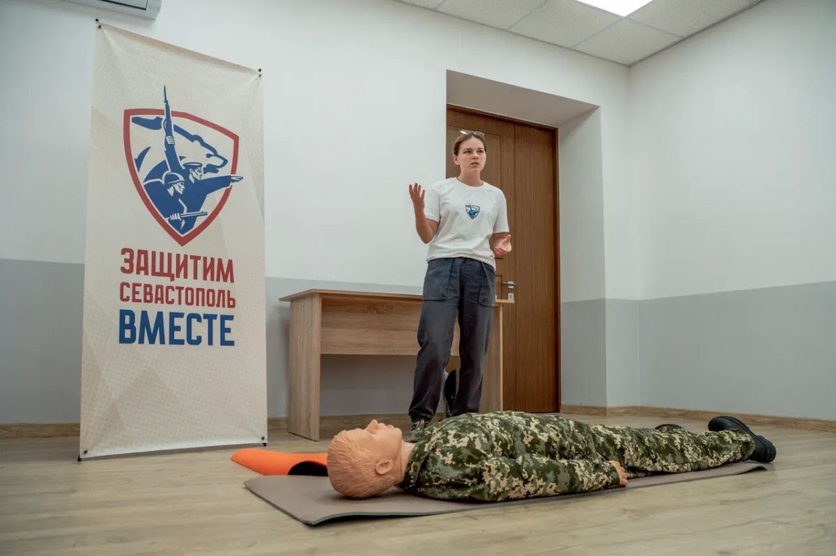В Верхнесадовом жители прошли обучение первой помощи в рамках инициативы «Защитим Севастополь вместе»