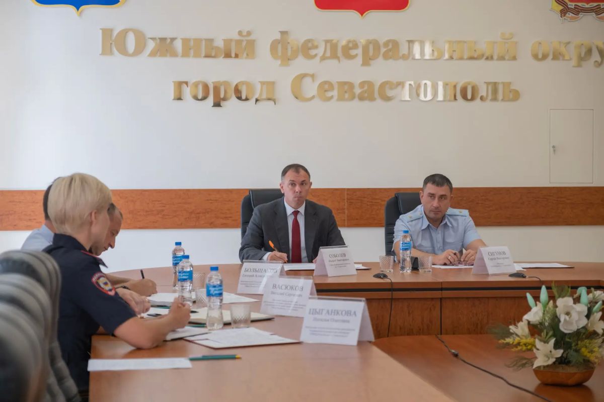 Начальник УМВД России по г.Севастополю генерал-майор полиции Сергей Сигунов провёл личный приём граждан