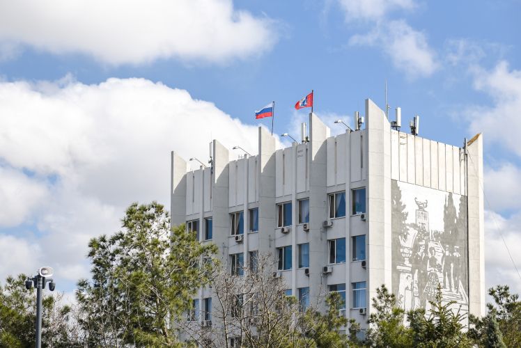 Заксобрание Севастополя единогласно поддержало снижение налоговых ставок для бизнеса