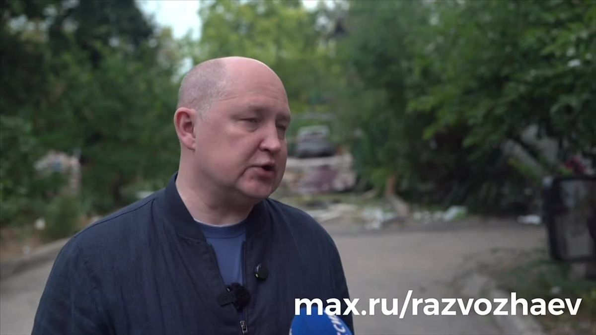 Михаил Развожаев: С утра работал на месте ЧП — Героев Подводников, 12. Это дом, который принял на себя основной удар ночной атаки ВСУ