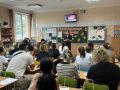 В преддверии Дня знаний сотрудники Госавтоинспекции рассказали родителям первоклассников о важности обеспечения детской безопасности
