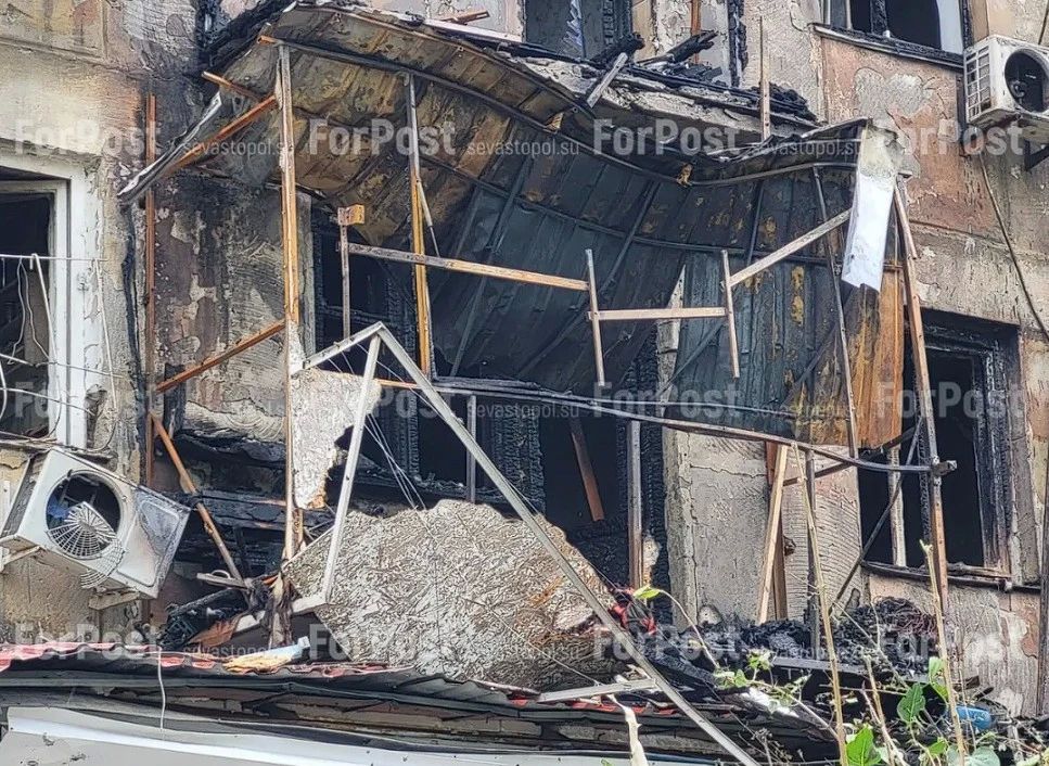 В поврежденном при атаке дронов доме №12 на Геров Подводников восстановлено холодное водоснабжение, освещение в двух подъездах и газоснабжение квартир — с 1-й по 20-ю