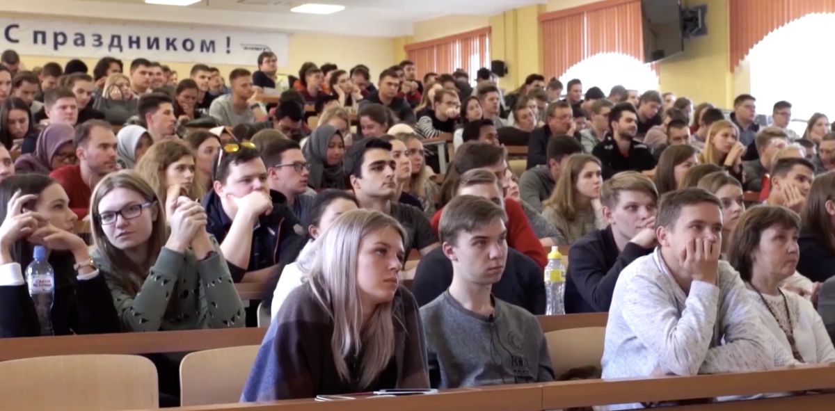 Студенческим семьям доступна выплата 300 тыс. руб.