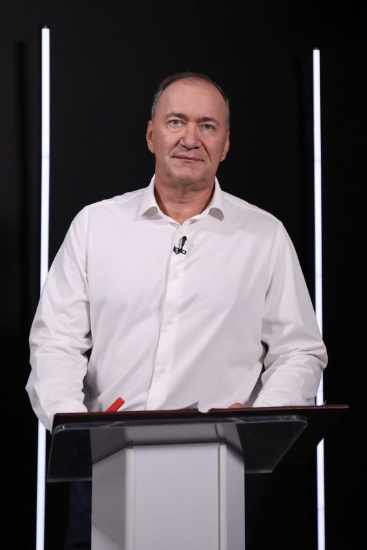 Дмитрий Белик: Уважаемые севастопольцы!. Сегодня состоялся насыщенный и открытый диалог: участвовал в дебатах в прямом эфире на телеканалах «СТВ» и «СТВ-24», а также на радио «Говорит Севастополь»