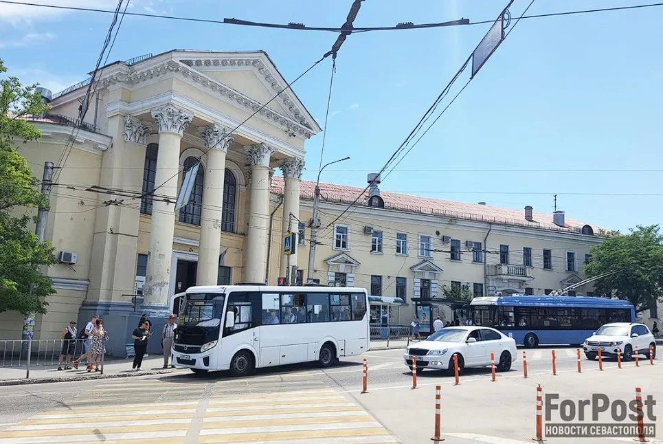 Губернатор Севастополя пригрозил частным перевозчикам внешним управлением