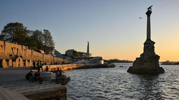 Звуки взрывов в Севастополе – работает флот