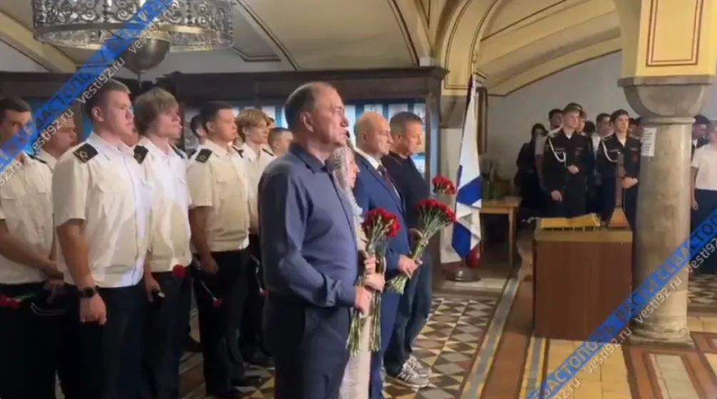 В Севастополе почтили память участников первой героической обороны города