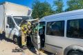 В Крыму столкнулись грузовик и легковушка, пострадали три человека
