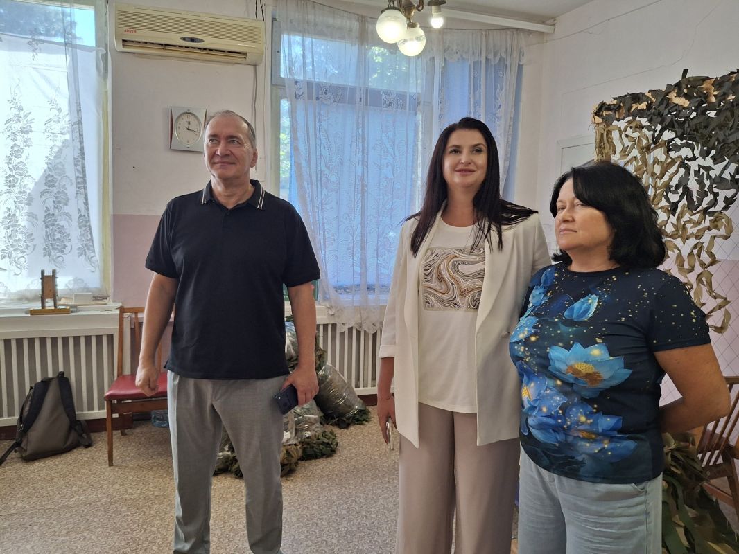 Дмитрий Белик: В рамках рабочей поездки в Балаклавский муниципальный округ посетил волонтёрскую группу «Балаклава. Маскировочные сети»