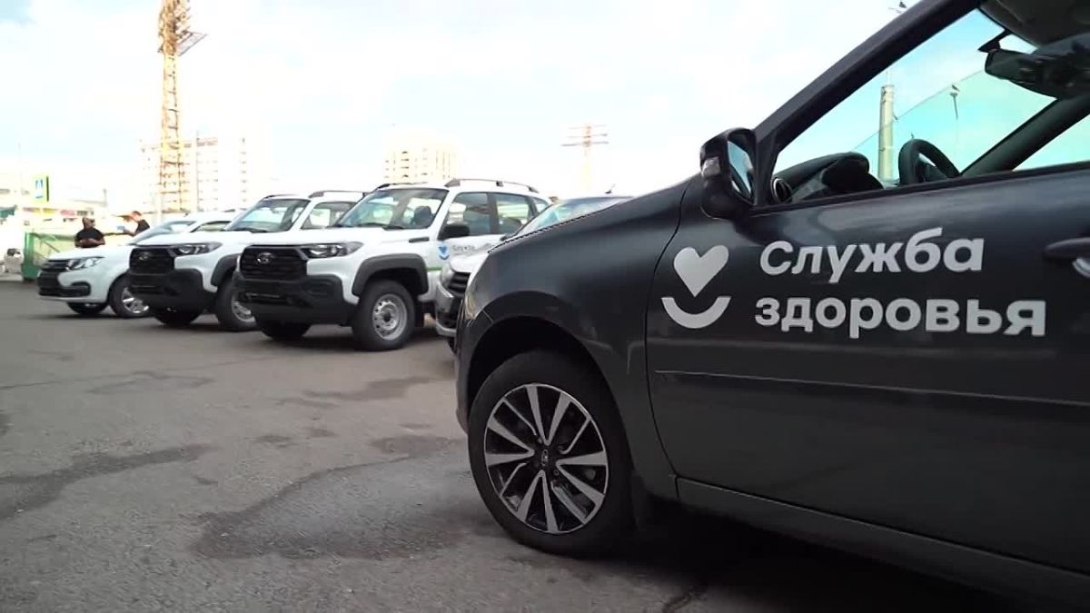 Медицинские автопарки Севастополя пополнили 13 новых машин