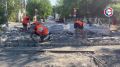 На улице Шмидта продолжают укладывать историческую брусчатку