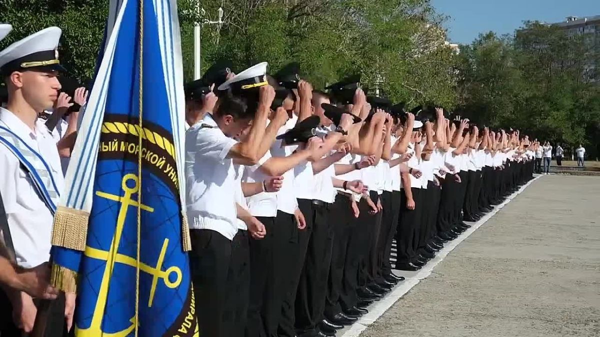 Новое поколение ушаковцев: почти 3 тысячи первокурсников посвятили в курсанты