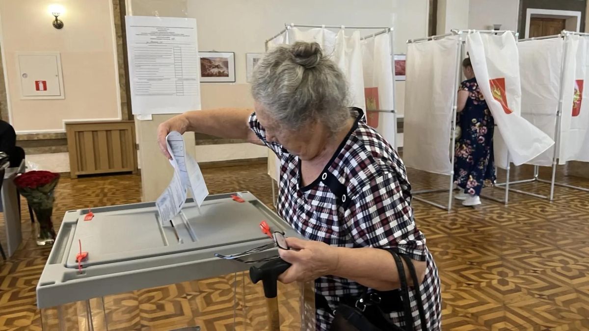 Больше половины участков в Севастополе не работали во время воздушной тревоги