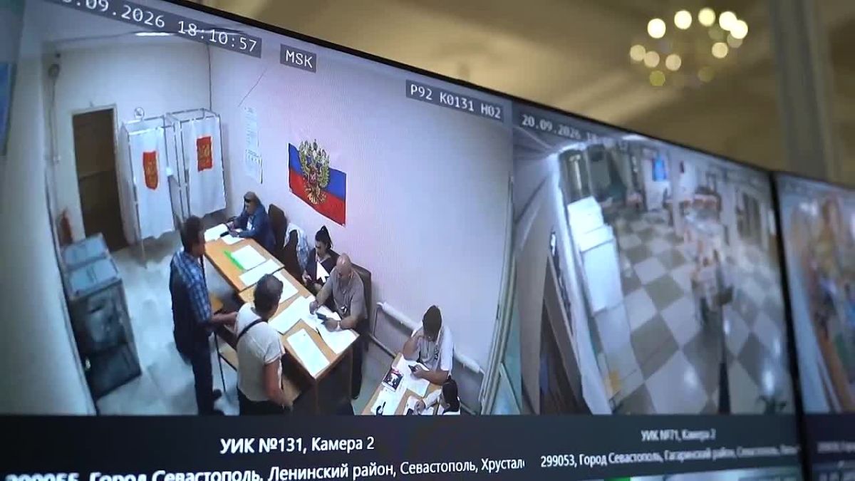 Михаил Развожаев посетил Центр общественного наблюдения незадолго до завершения голосования