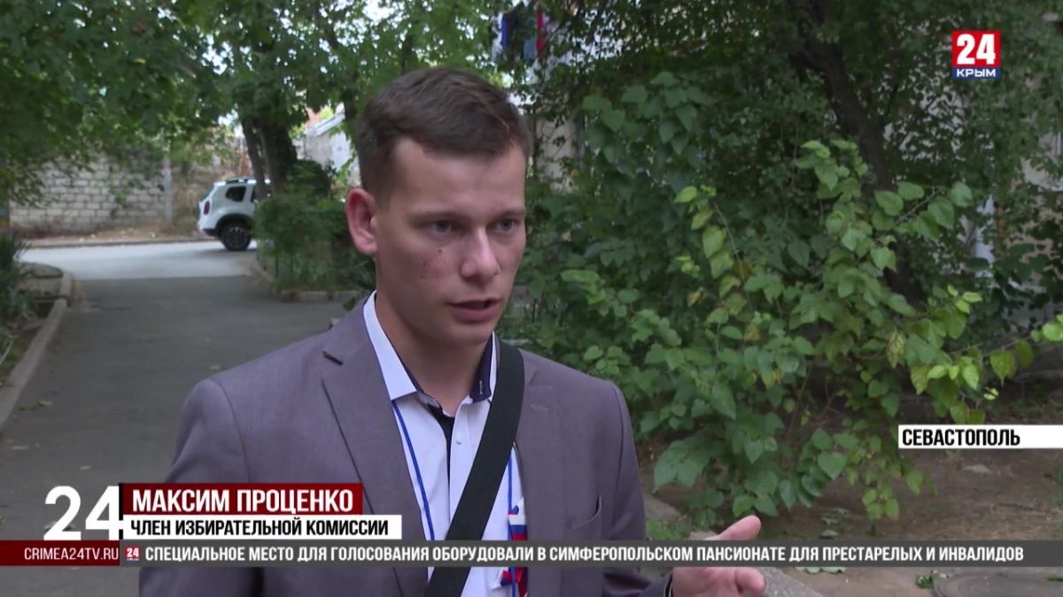 На избирательных участках Севастополя работали больше 200 волонтёров