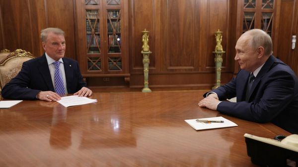 Греф доложил Путину о поддержке жителей Крыма и Севастополя