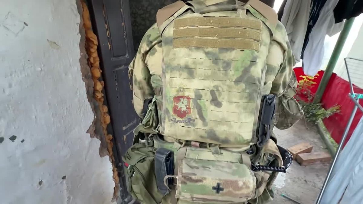 В Севастополе полицейские задержали отца и сына, подозреваемых в незаконном хранении пороха и боеприпасов