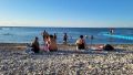 «Вот все эти дни была прекрасная погода, все пляжи забиты, а у вас там уже ни кабинок, ничего»